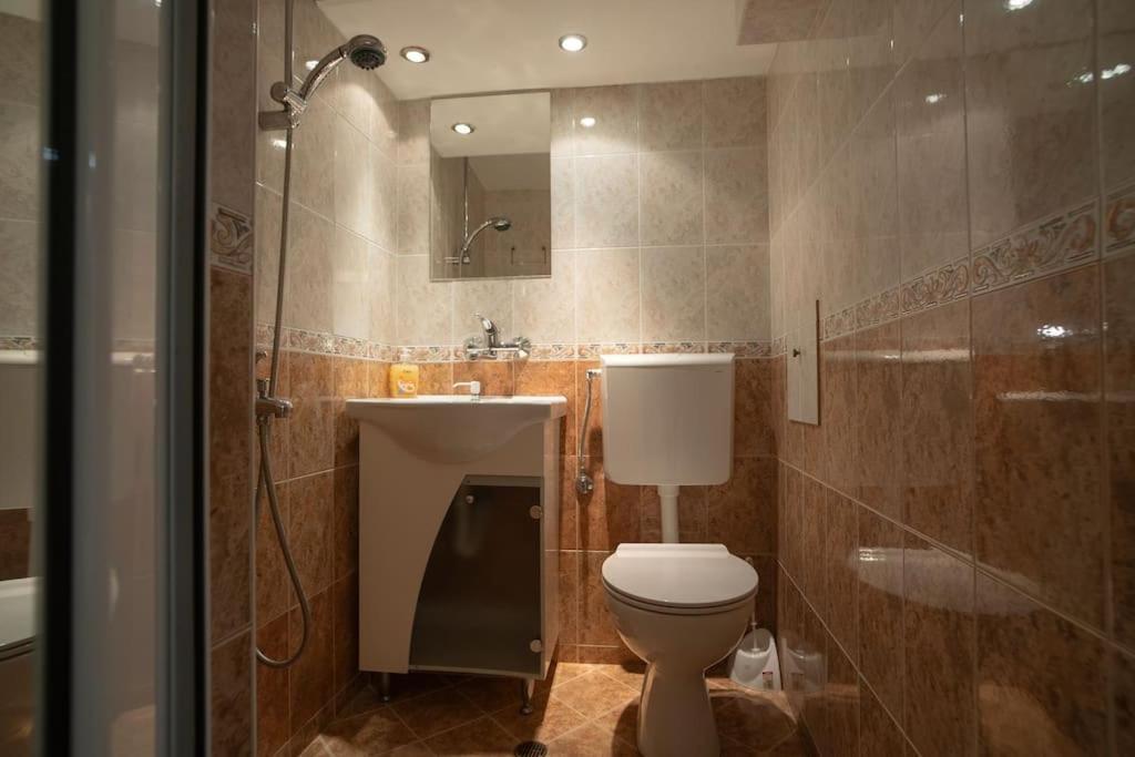 Studio With Courtyard Just Steps Away Vitosha Str Sofia Exteriör bild