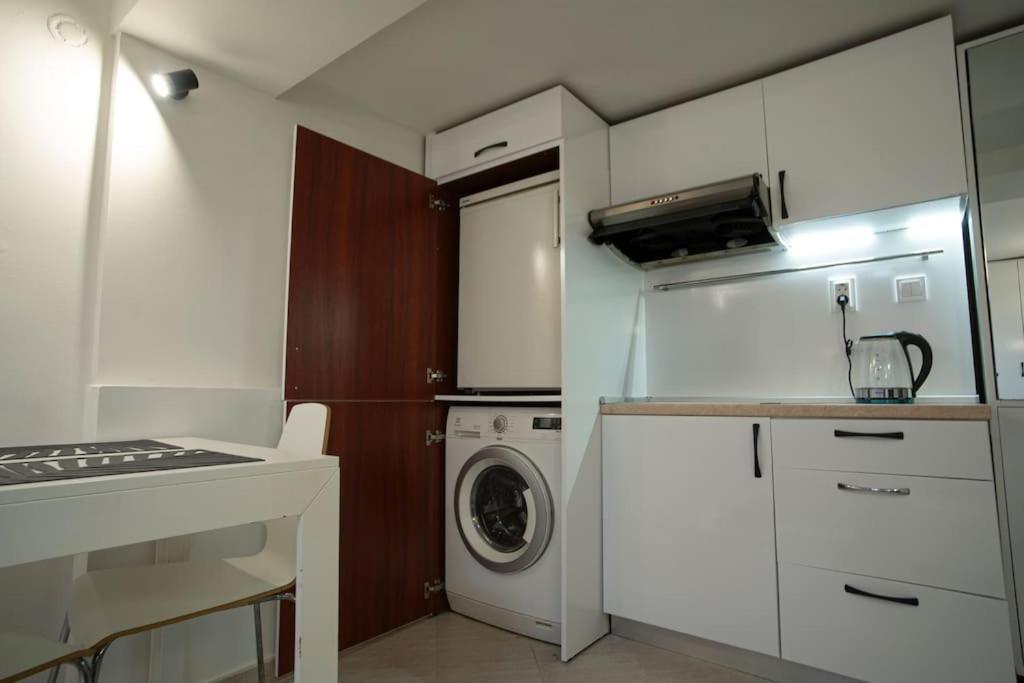Studio With Courtyard Just Steps Away Vitosha Str Sofia Exteriör bild
