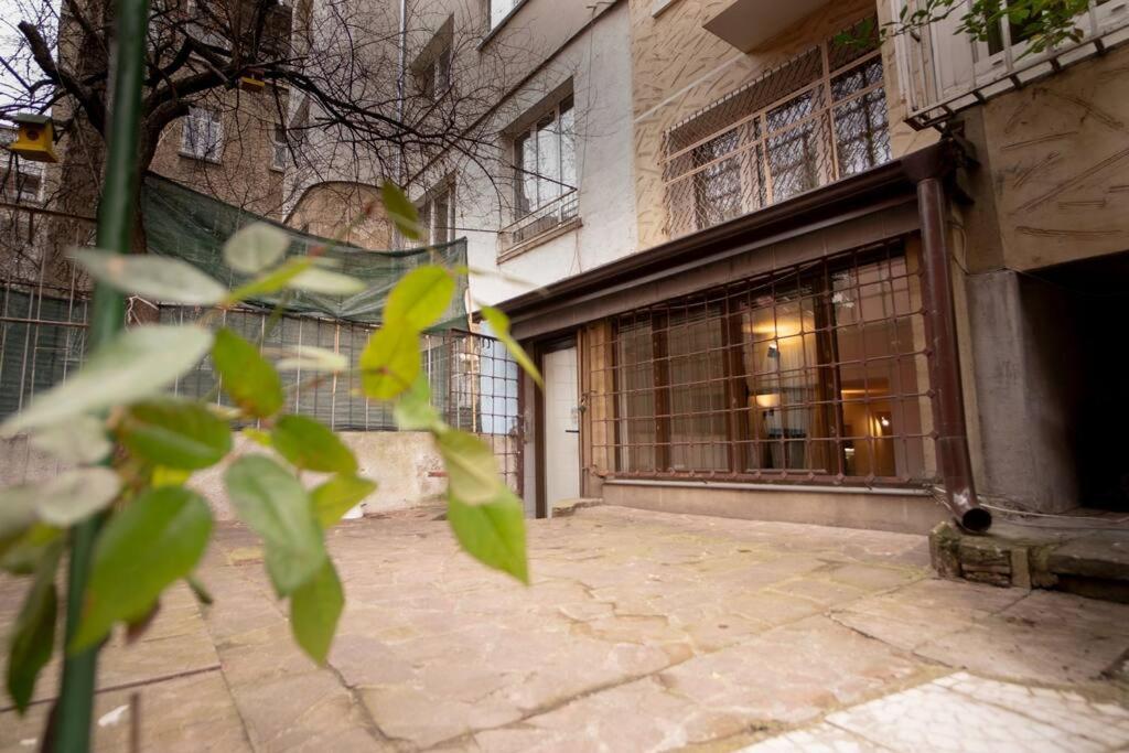 Studio With Courtyard Just Steps Away Vitosha Str Sofia Exteriör bild